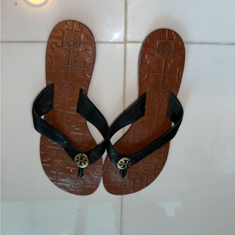 Tory Burch black thong sandal size 9